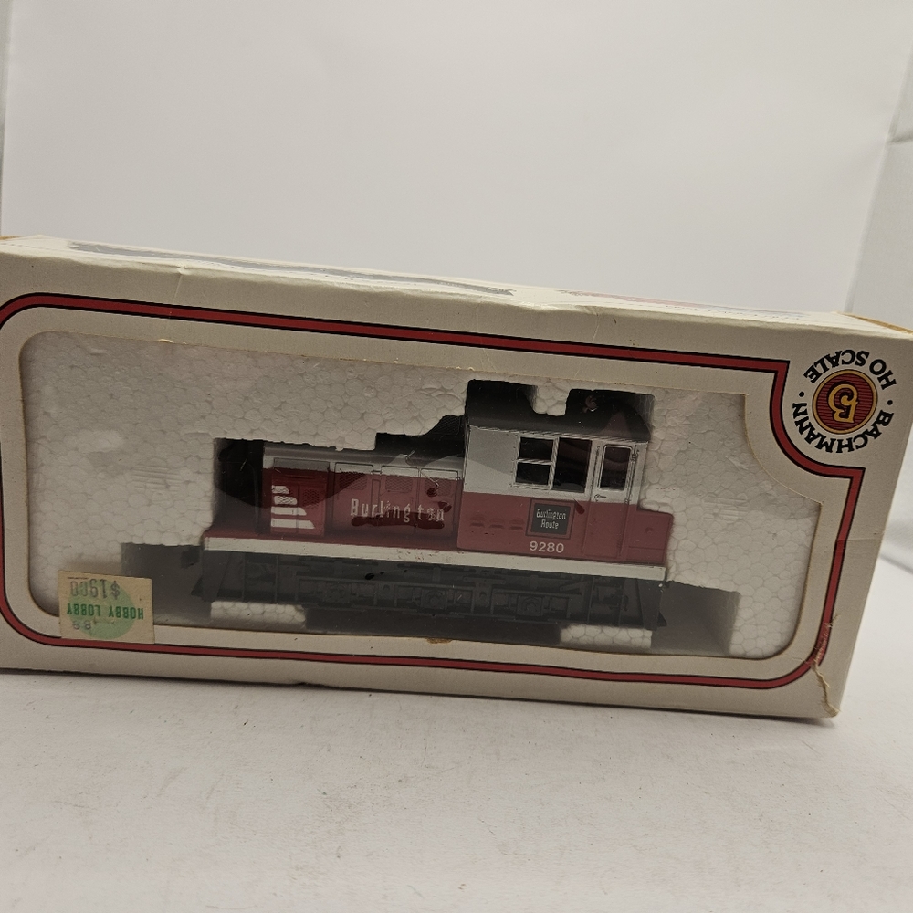 Bachmann HO 41-600-16 Diesel 0-6-0 Plymouth Switcher Loco 9280 Burlington Used. 